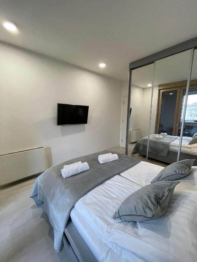 Appartamento Iskra Belgrado Esterno foto